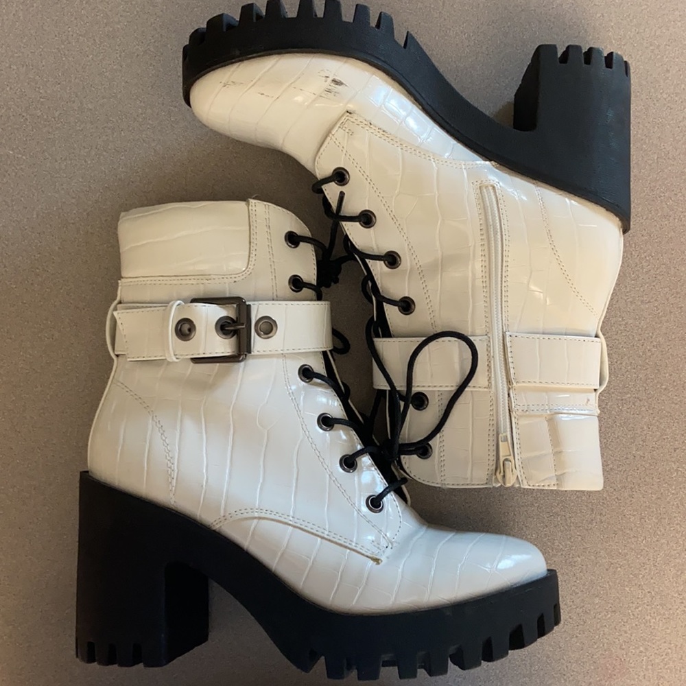 Steve Madden Coco lace up boots